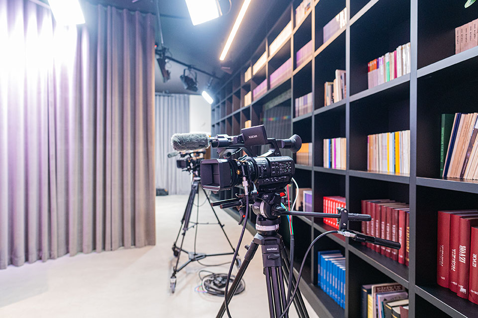 Studio position 2