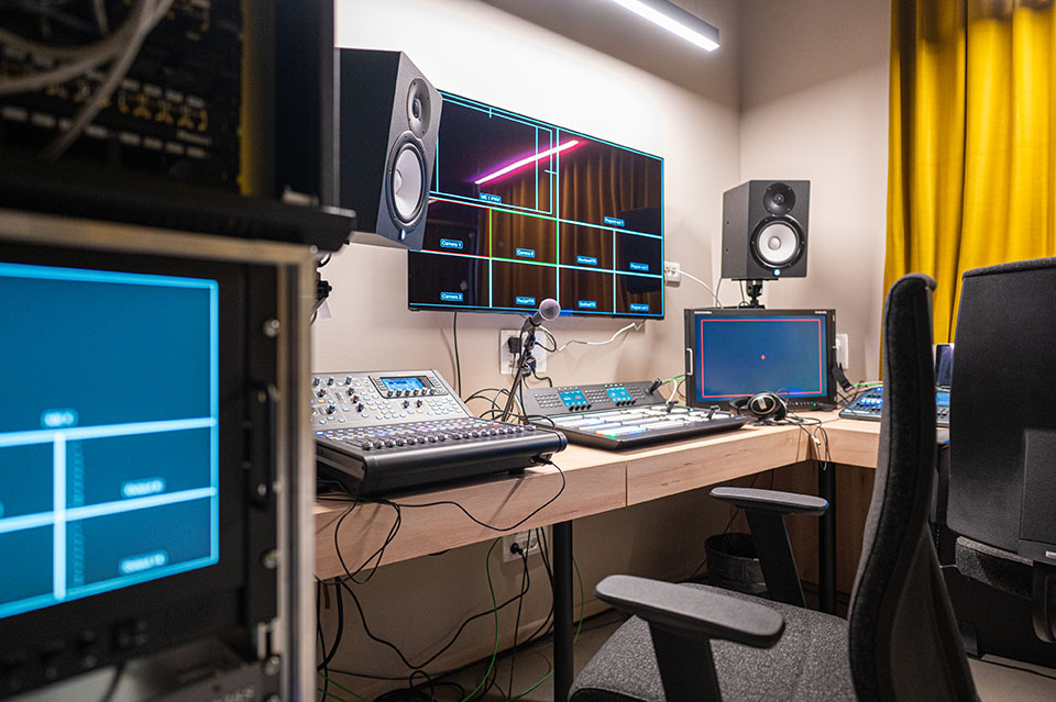 Master production room